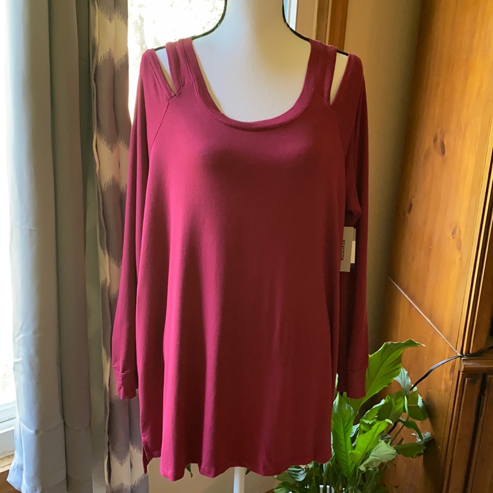Kenneth Cole Reaction Cold Shoulder Top(XXL)